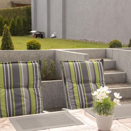 Familienfreundliches Ferienhaus In Kroepelin Bagian luar foto