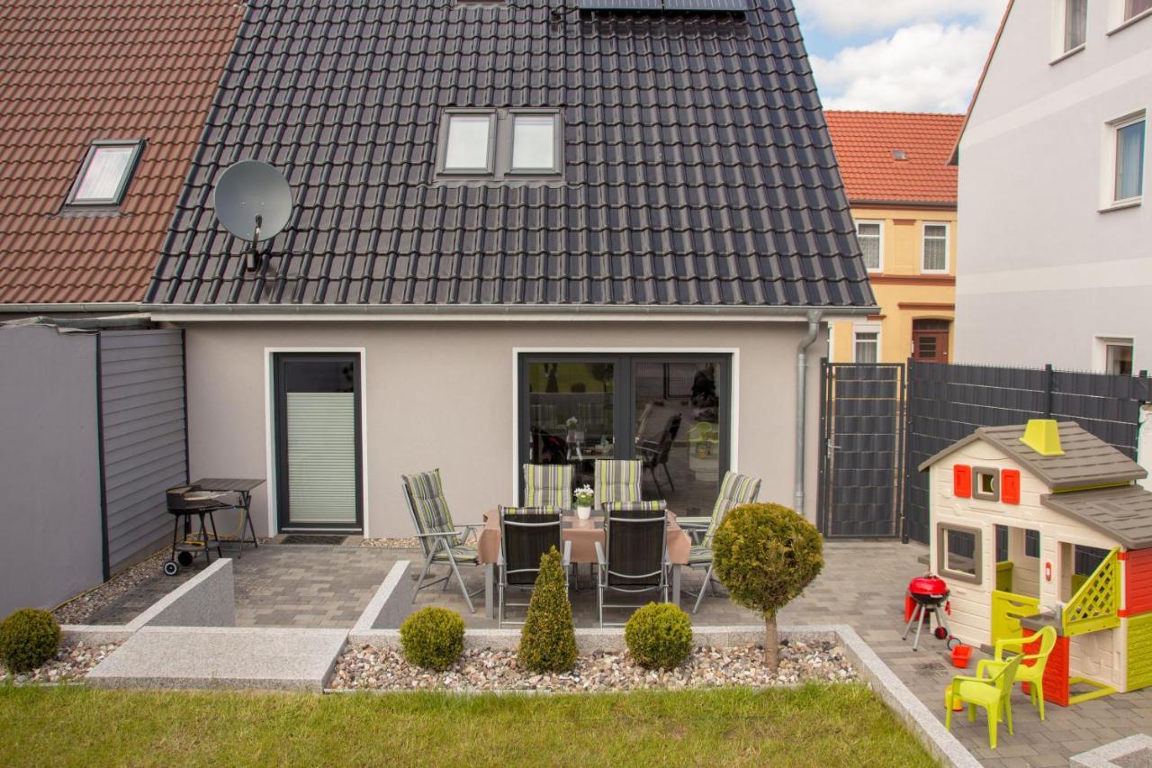Familienfreundliches Ferienhaus In Kroepelin Bagian luar foto