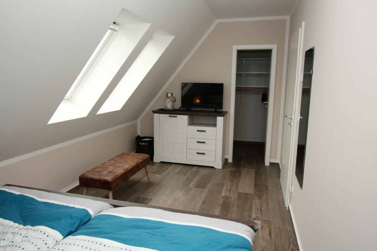 Familienfreundliches Ferienhaus In Kroepelin Bagian luar foto